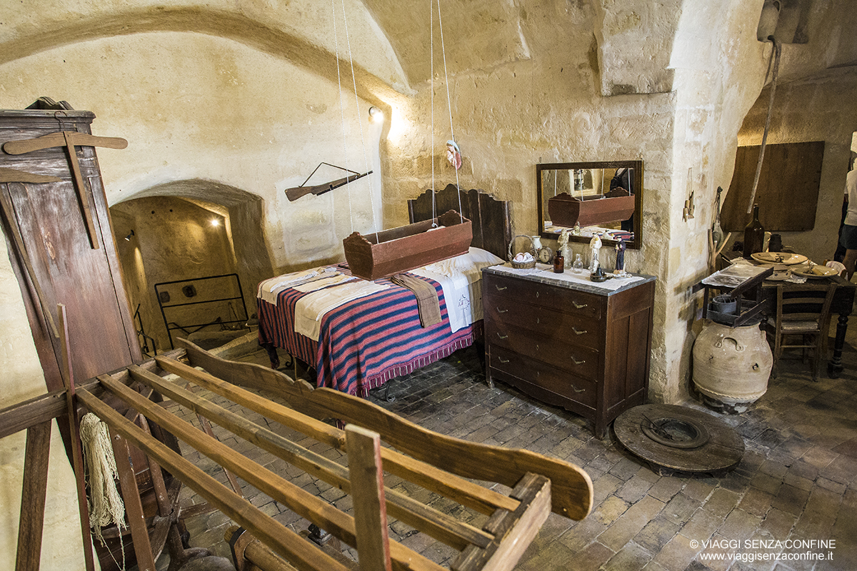 Matera interno casa-grotta