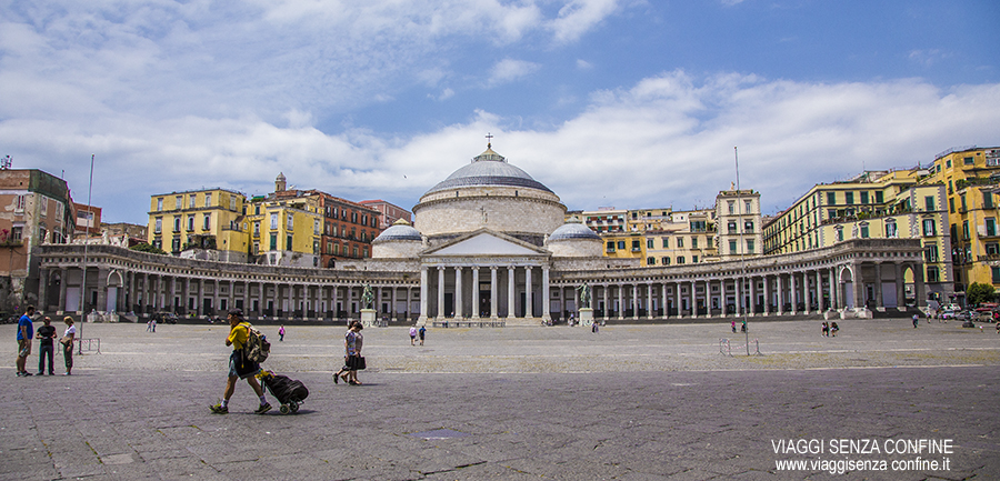 Napoli Piazza del Plebiscito