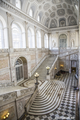 Cosa vedere a Napoli - Palazzo Reale Scalinata