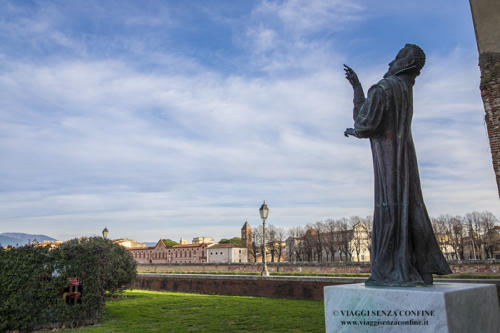 Pisa - Statua Galileo Galilei